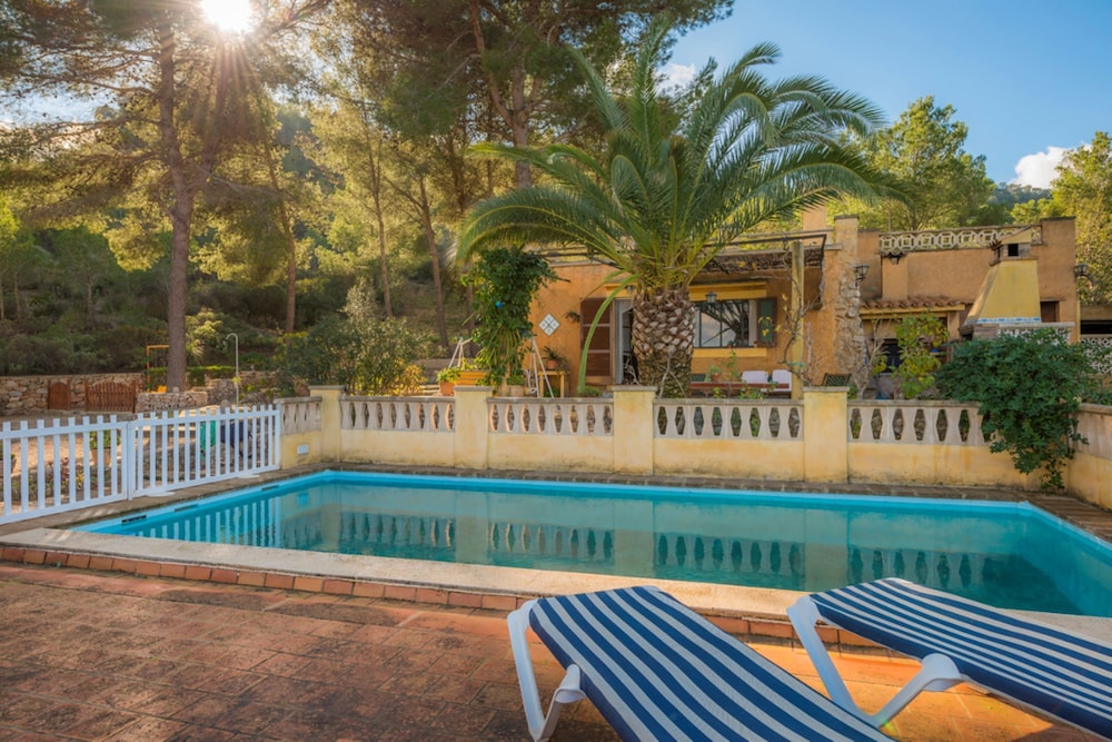 Villa photo 3