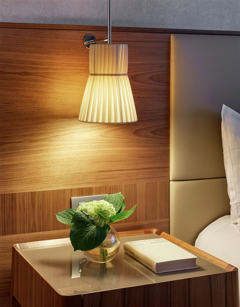 Executive Room, 1 King Bed, Club Lounge Access