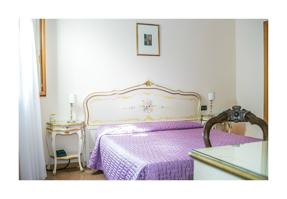 Panoramic Room, 1 Bedroom, Private Bathroom, City View photo 1