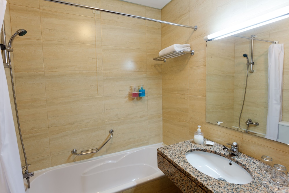 Double or Twin Room - Photo 2