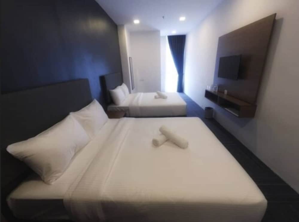 Family Quadruple Room - Photo 4