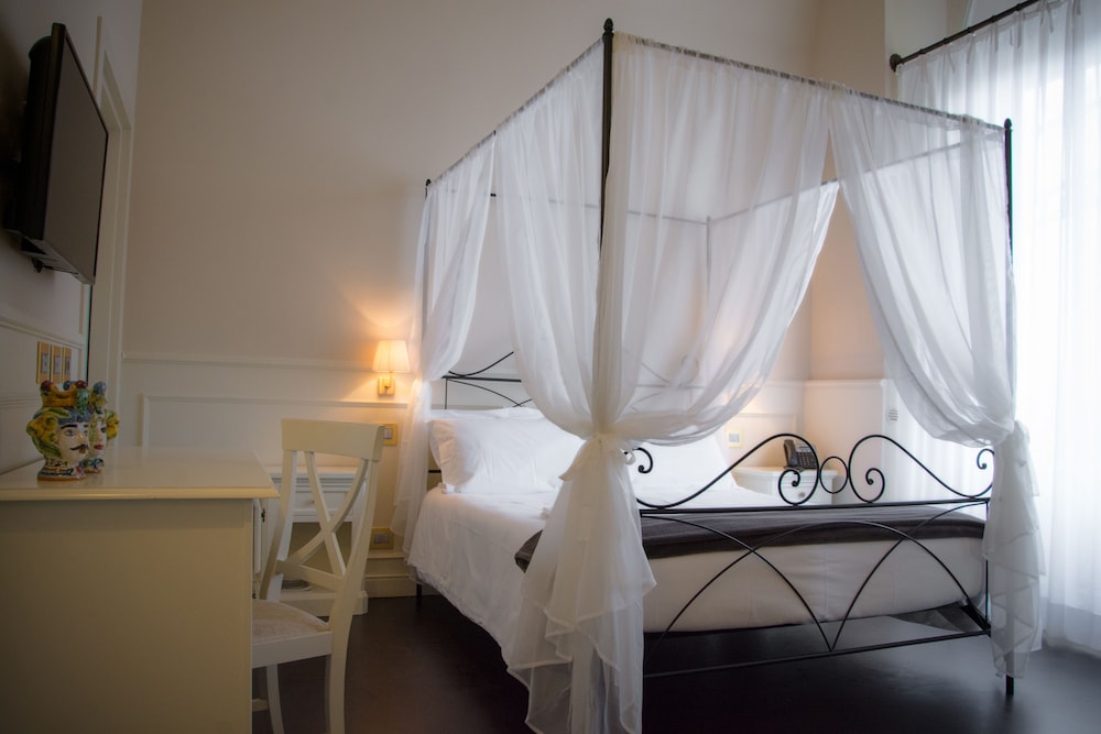 Luxury Quadruple Room, 1 Bedroom, City View