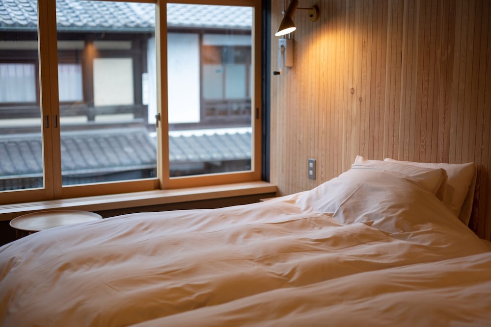 Standard Twin Room without bathtub (CHAYA 203) photo 2