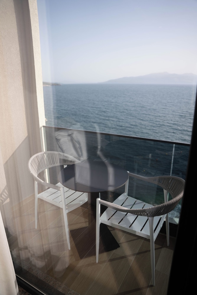 Deluxe Twin Room, Sea View photo 2