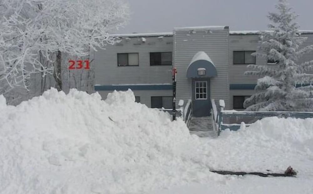 Condo, Multiple Beds (Sugar Ski & Country Club Unit 231 Sil) photo 2