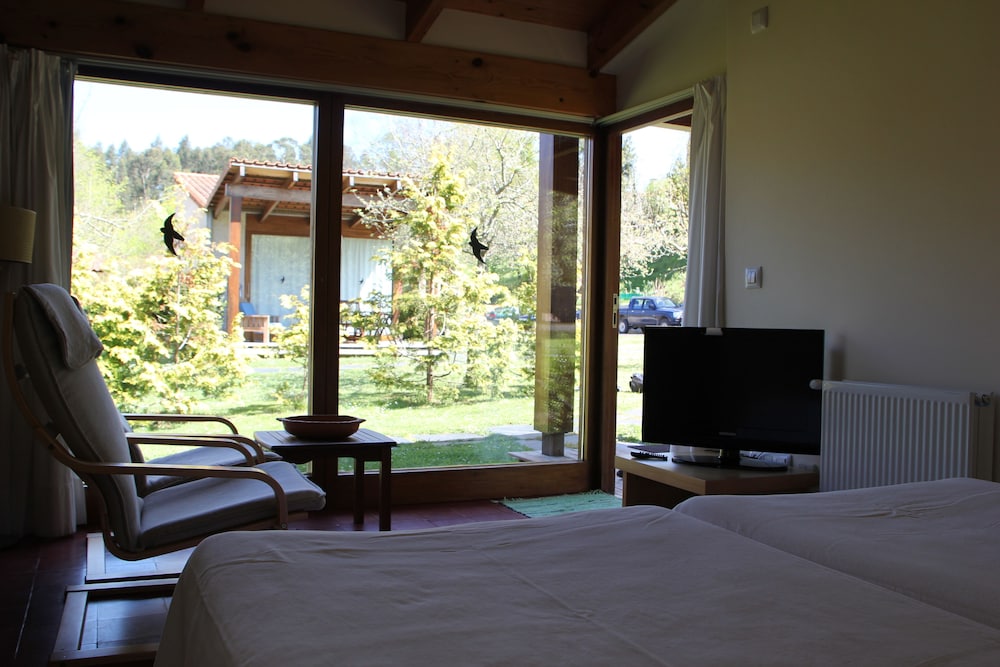 Bungalow (2 Adults) - Photo 2
