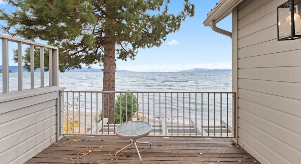 Signature Condo, 3 Bedrooms, Fireplace, Lakeside, photo 6