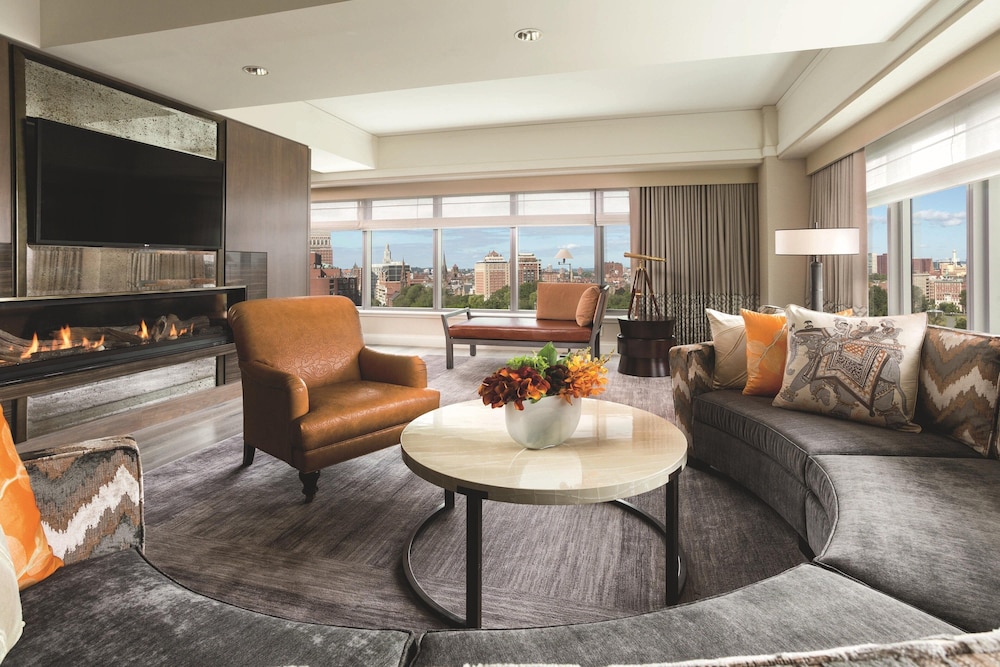 Presidential Suite, 1 Bedroom (Scenic Park & Boston Common View) thumbnail 6