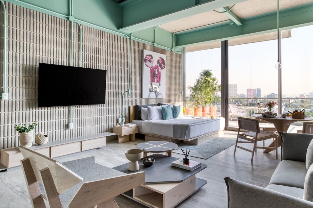 Premium Suite with Spectacular Balcony photo 2