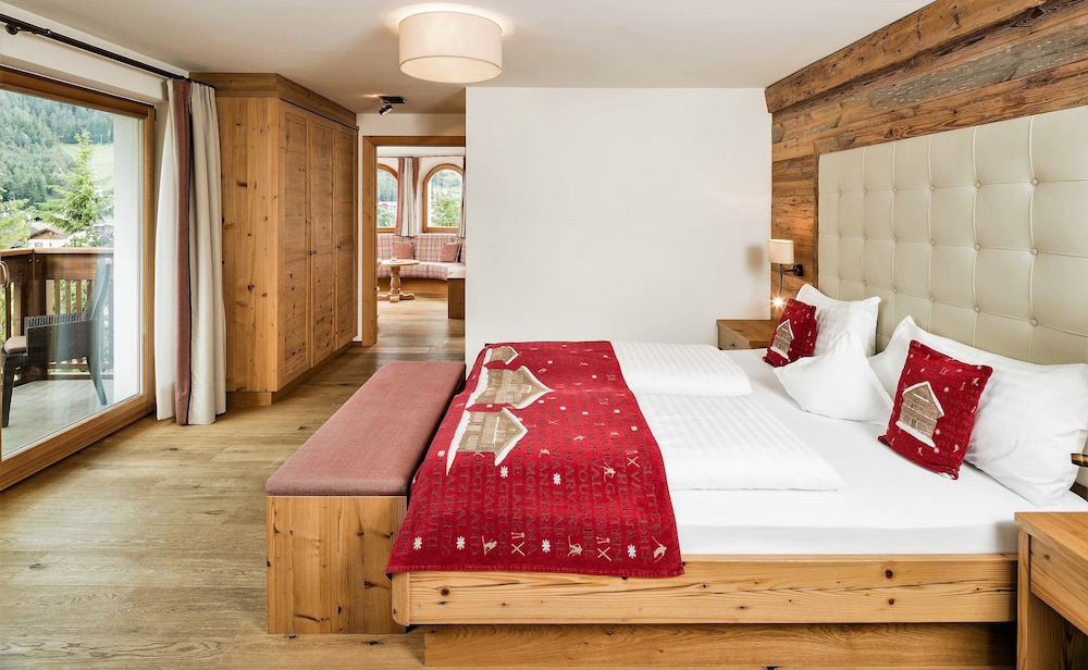 Luxury Suite photo 1