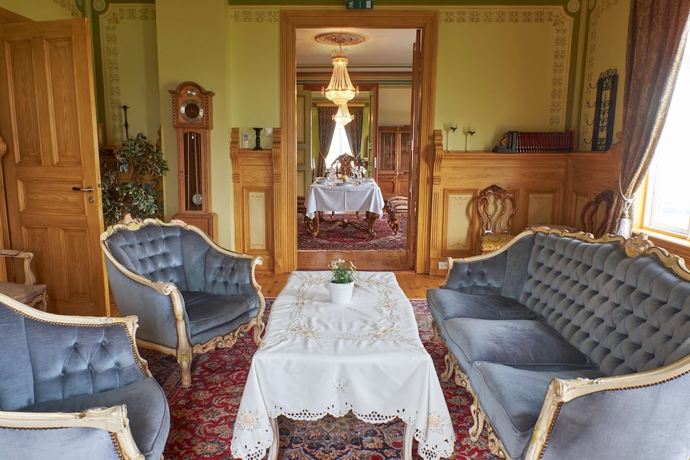 Executive Suite, 1 King Bed, Non Smoking, Sea View - Photo 12