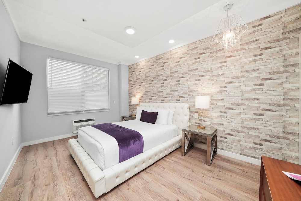 Junior King Suite - Photo 2