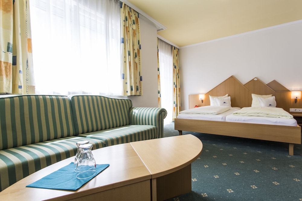 Standard Double Room, Balcony, Mountain View photo 3