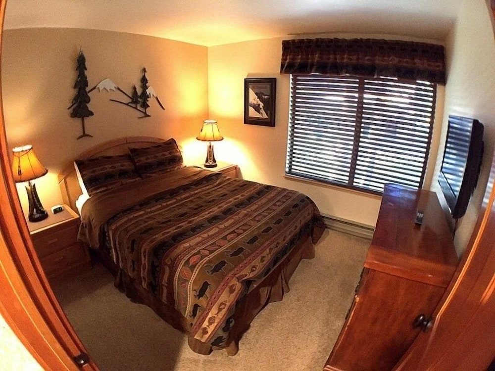 Condo, 2 Bedrooms