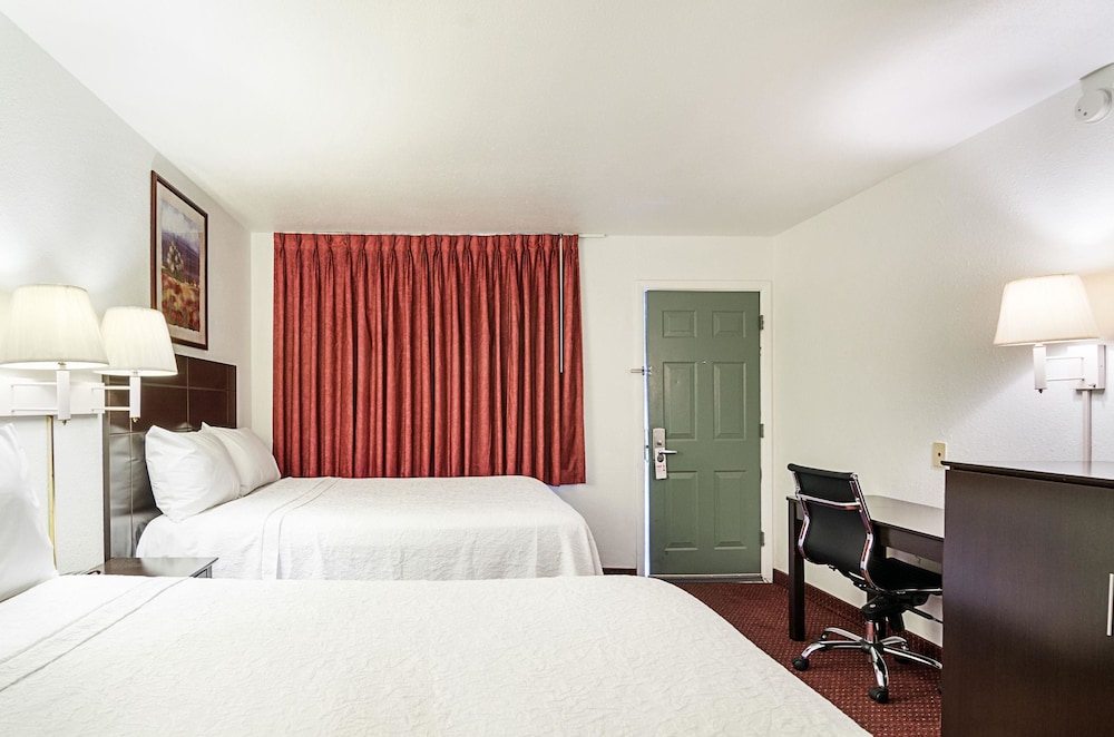 Standard Room, 2 Queen Beds photo 1