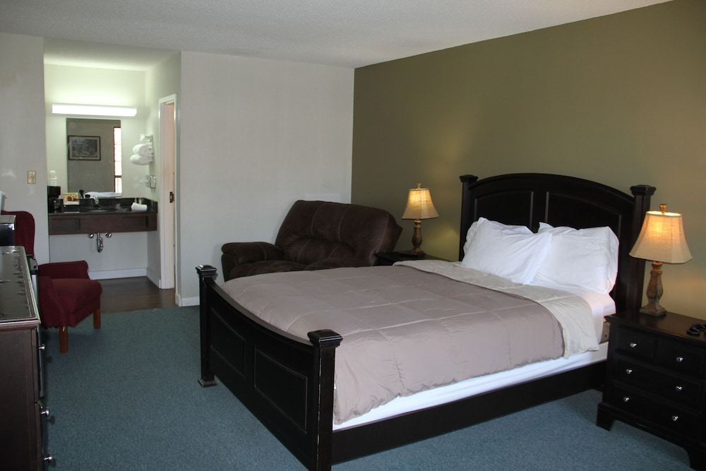 Single Room, 1 Queen Bed photo 1