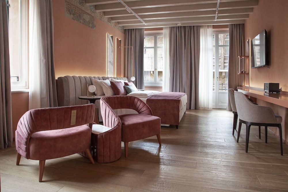 Luxury Room - Photo 3