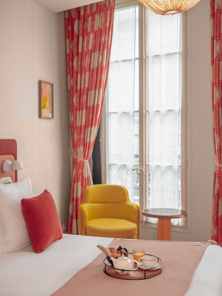 Deluxe Double or Twin Room photo 3