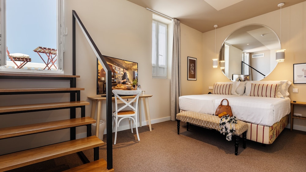 Superior Double or Twin Room - Photo 2