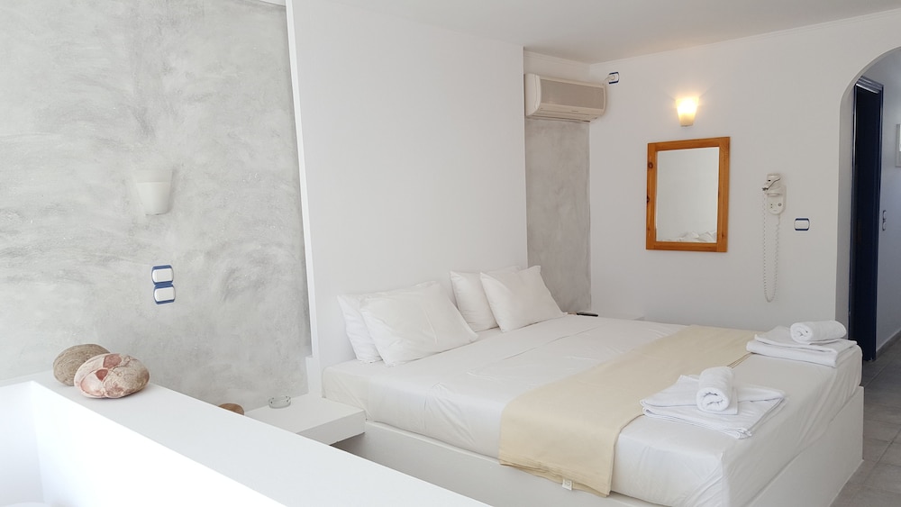Deluxe Quadruple Room, Multiple Beds photo 2
