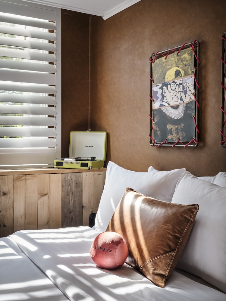 Medium Double Room (Max 2 Persons) photo 3