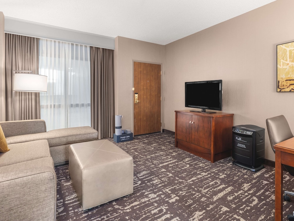 Premier Suite, 1 Queen Bed, Non Smoking - Photo 1