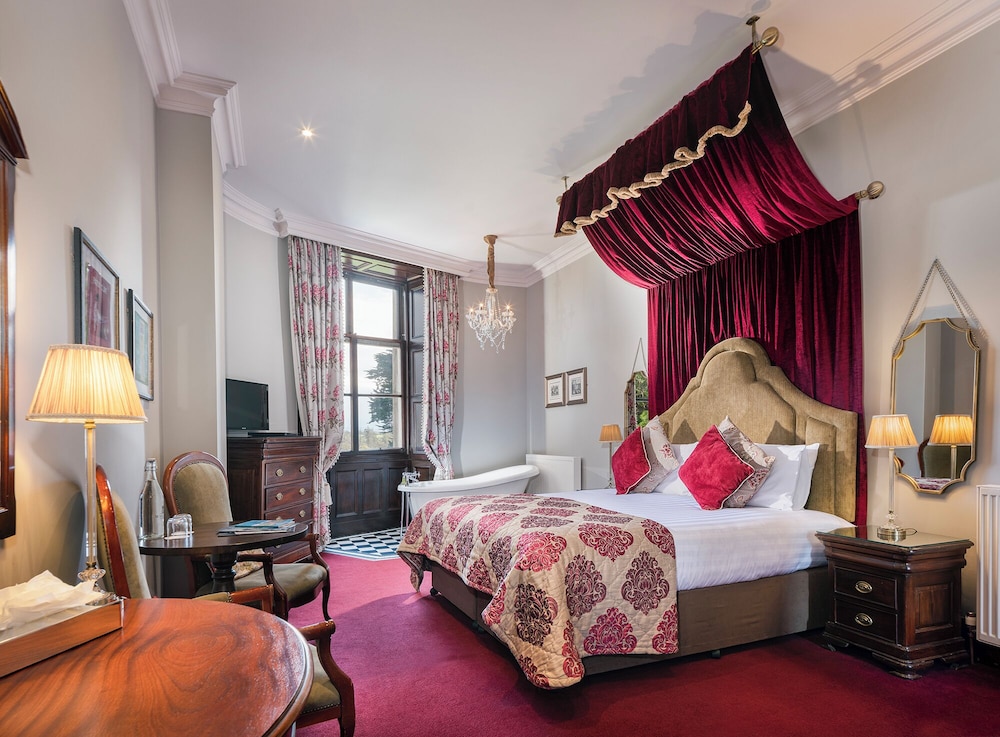 Exclusive Room, 1 King Bed photo 2