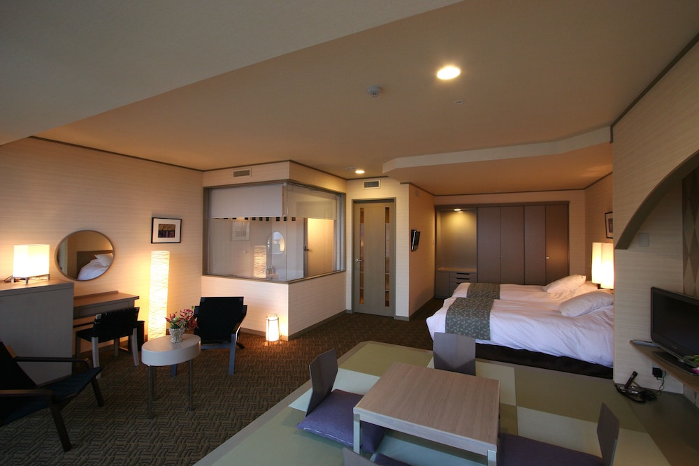 Garden Suite with Sea View, Smoking photo 2