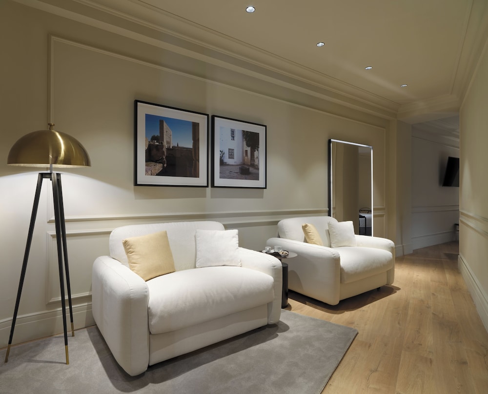 Family Room photo 3