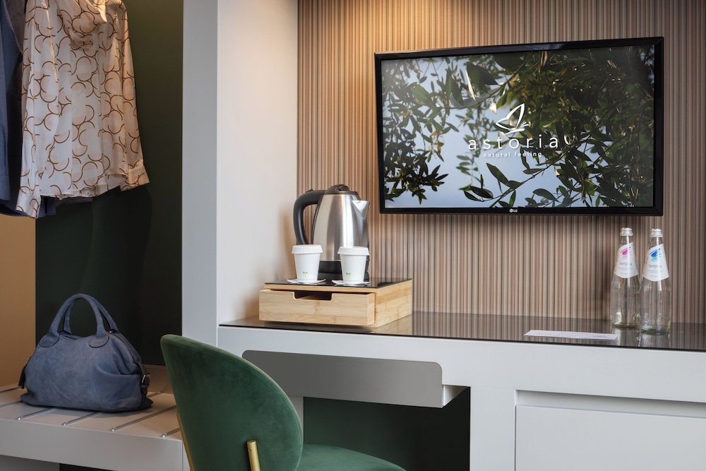Superior Room with Balcony and Park View