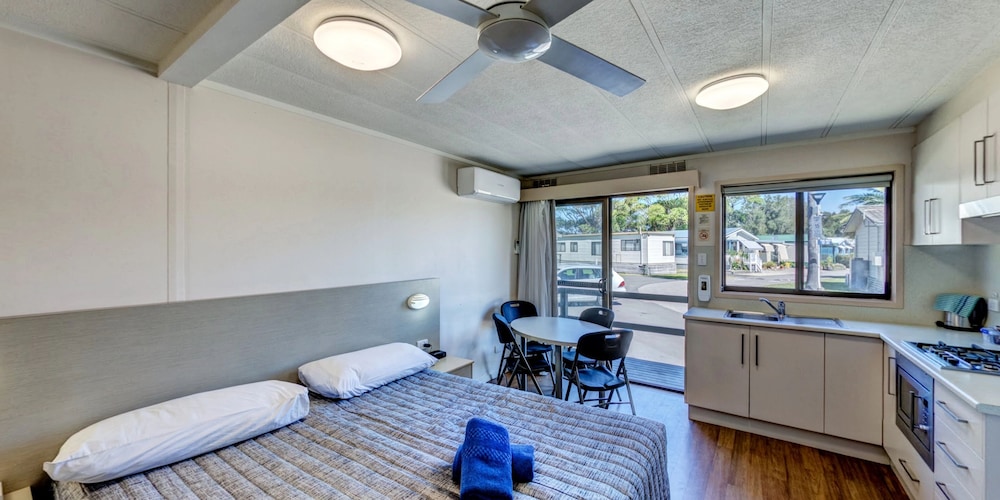 Open Plan Motel Style Budget Cabin