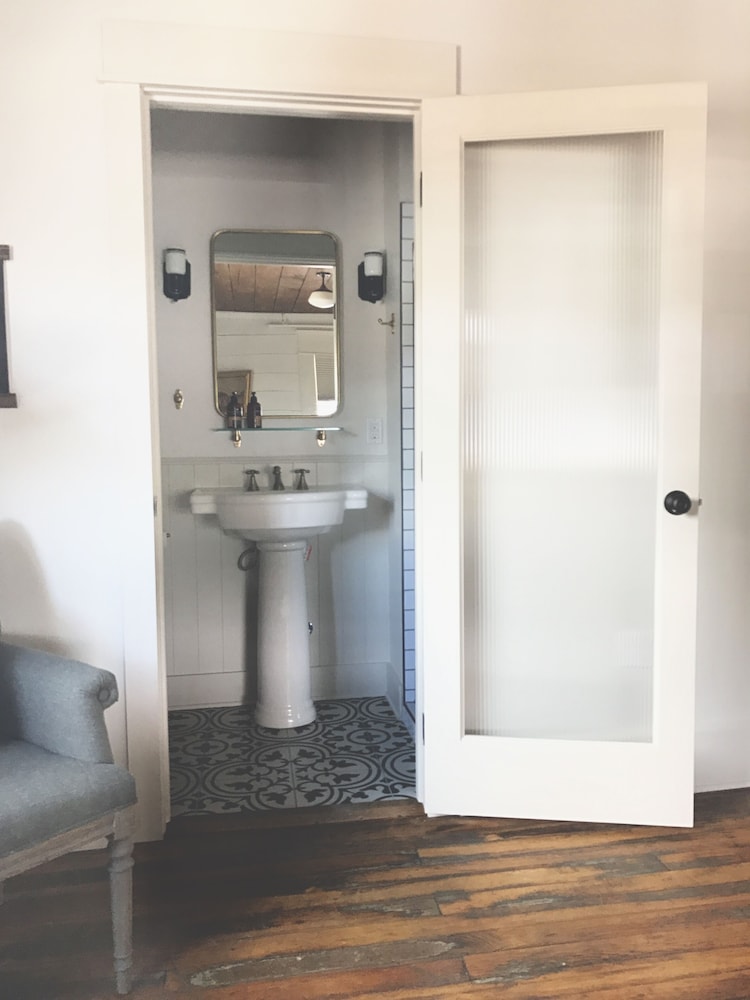 Comfort Single Room, 1 Queen Bed, Accessible, Ground Floor photo 3