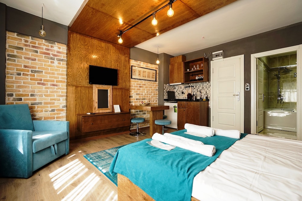 Junior Suite, Jetted Tub photo 2