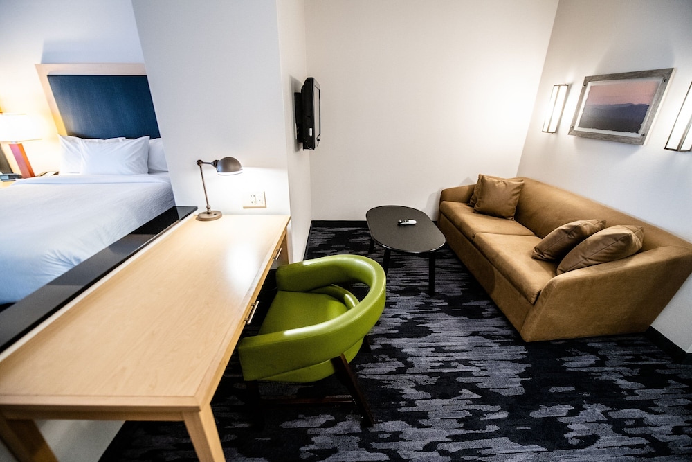 Deluxe Suite, Multiple Beds photo 3