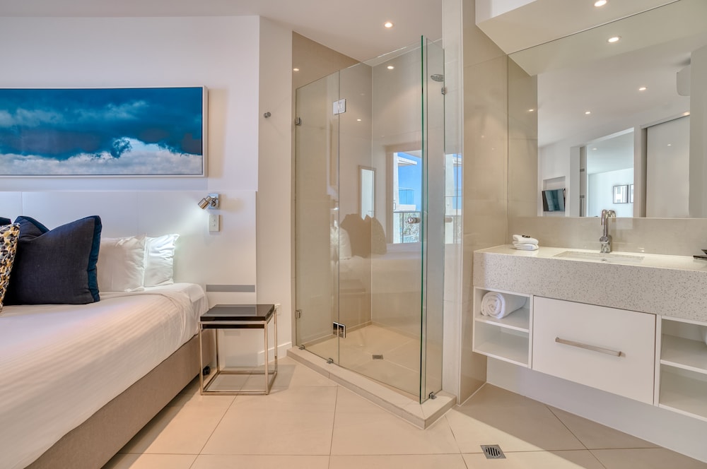 One Bedroom Partial Beach View Spa Penthouse, photo 6