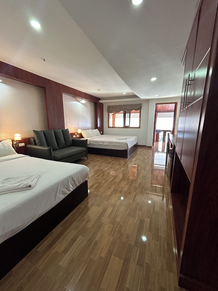 Deluxe Quadruple Room photo 1