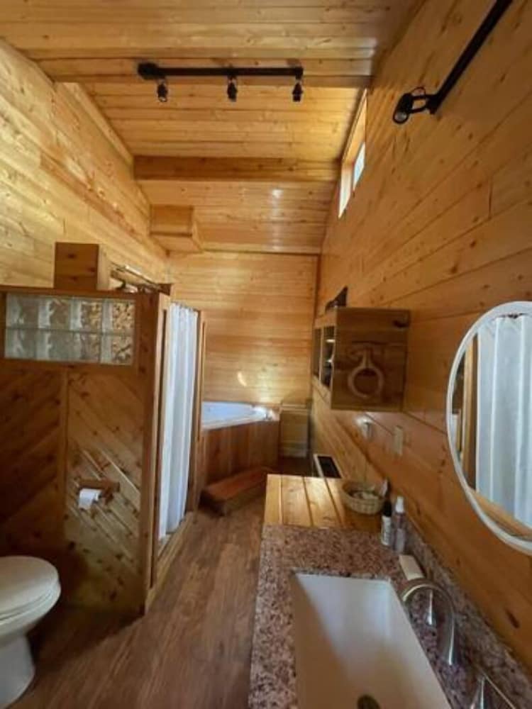 Premium Cabin photo 2