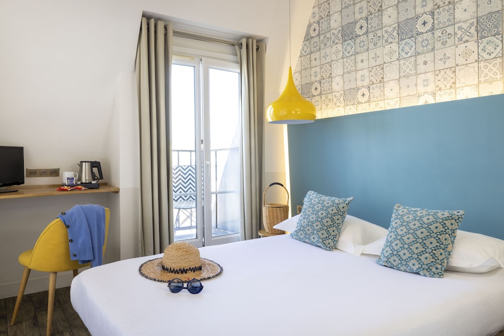 Superior Double Room with Balcony and View photo 1