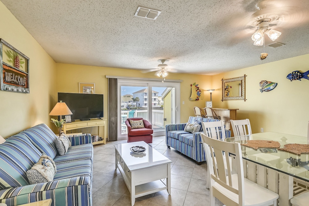 Townhome, 2 Bedrooms