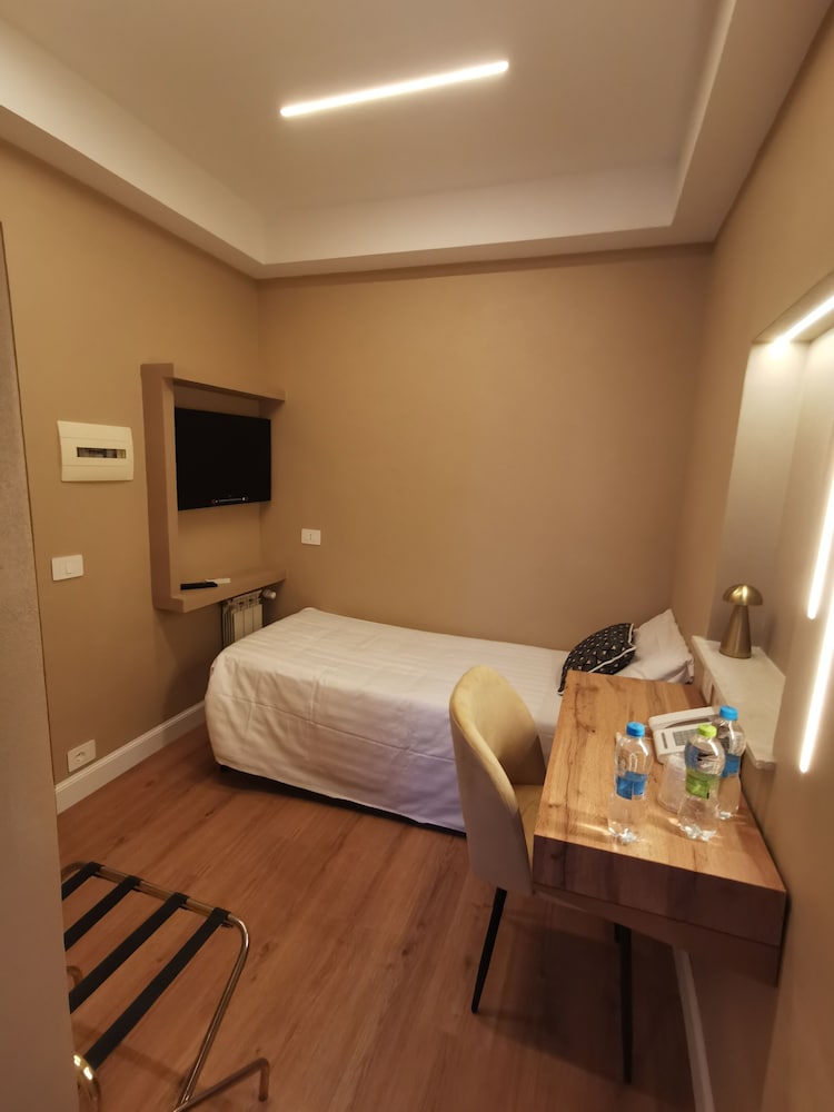 Deluxe Room, 1 Twin Bed, Private Bathroom