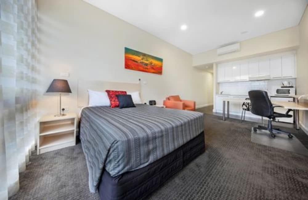 Premium Apartment, 1 Queen Bed, Kitchenette