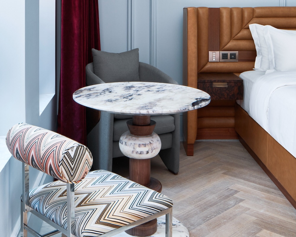Deluxe Room, 1 King Bed