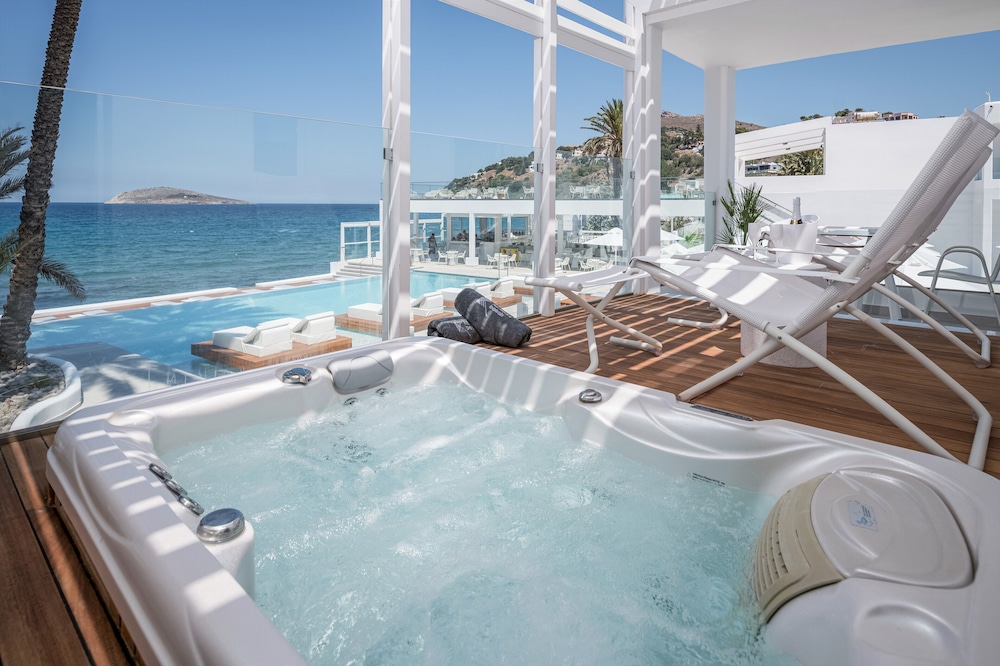 Sunset Suite, Sea View with Outdoor Jacuzzi photo 1