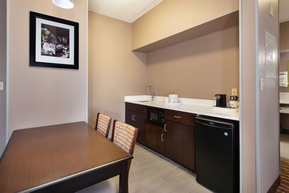 Suite, Two Double Beds, Non-Smoking photo 3