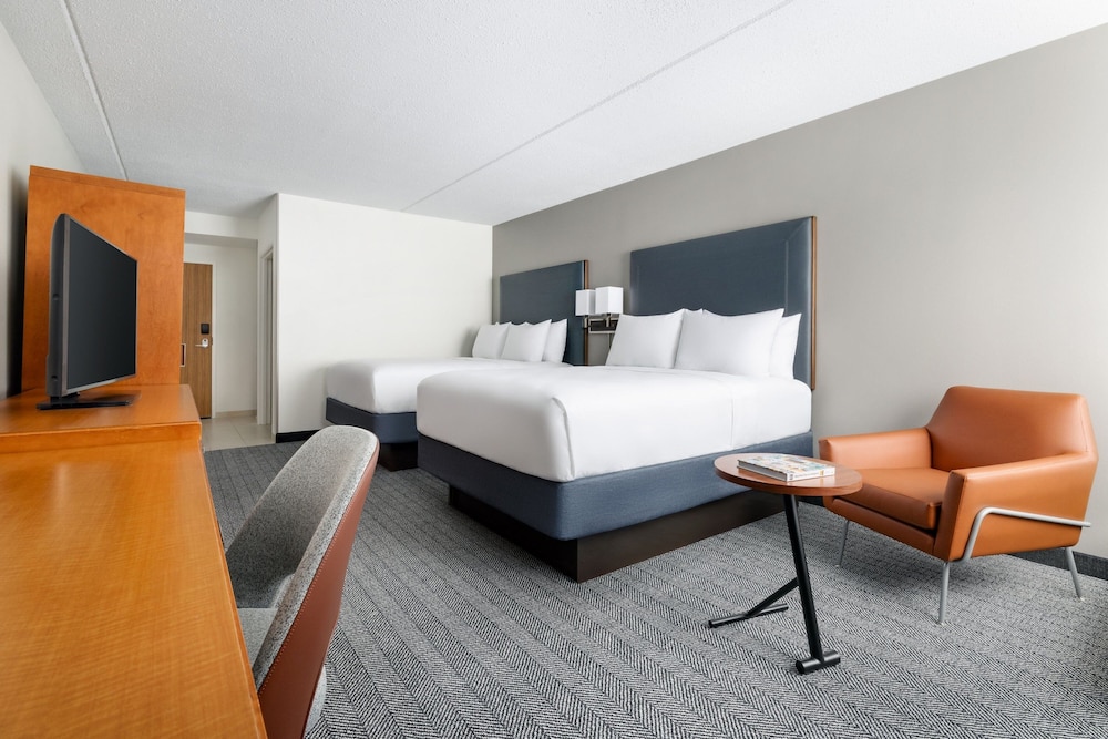Room, 2 Queen Beds - Photo 1