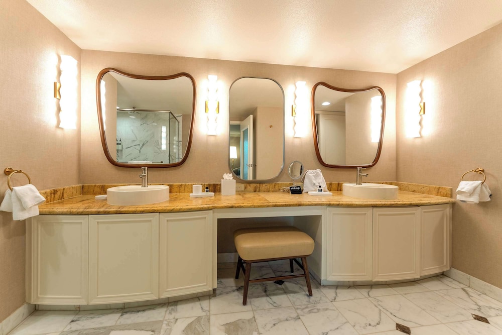 Premier Suite, 1 Bedroom with 2 Queens (High Floor) - Photo 18