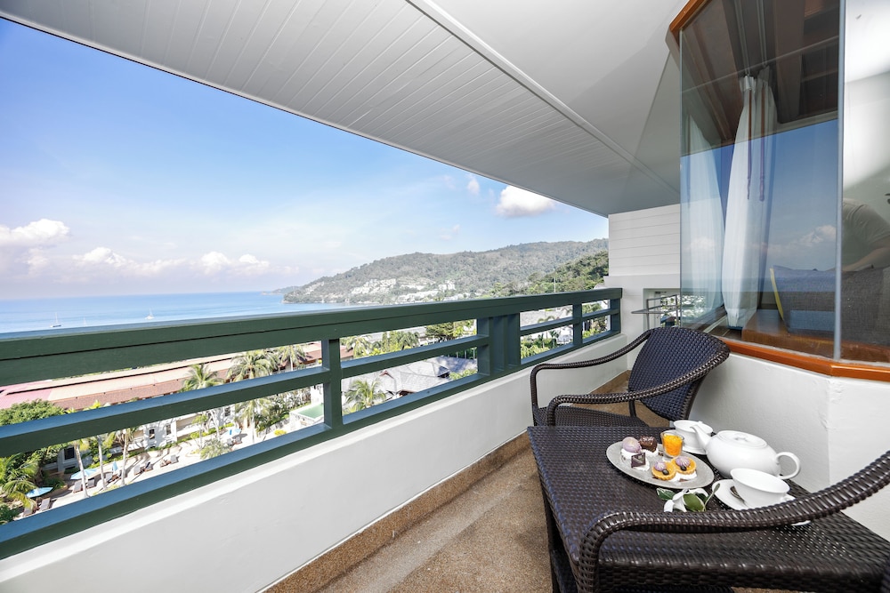 Grand Suite, 2 Twin Beds, Jetted Tub (Grand Jacuzzi Suite) - Photo 3