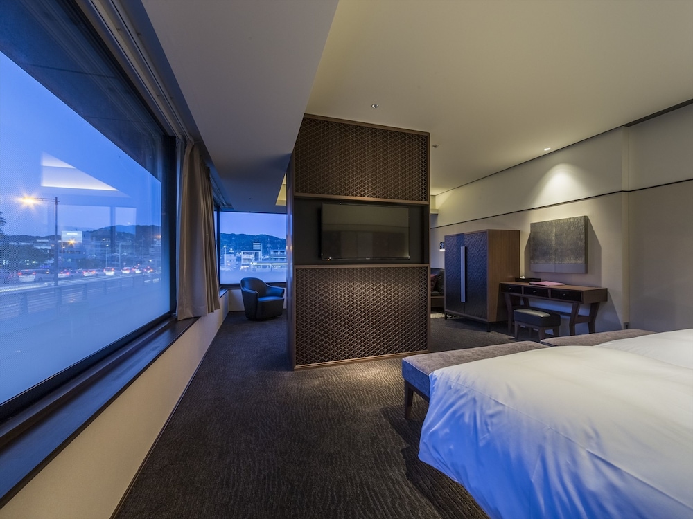 Kamogawa Suite with River View, Non Smoking photo 2