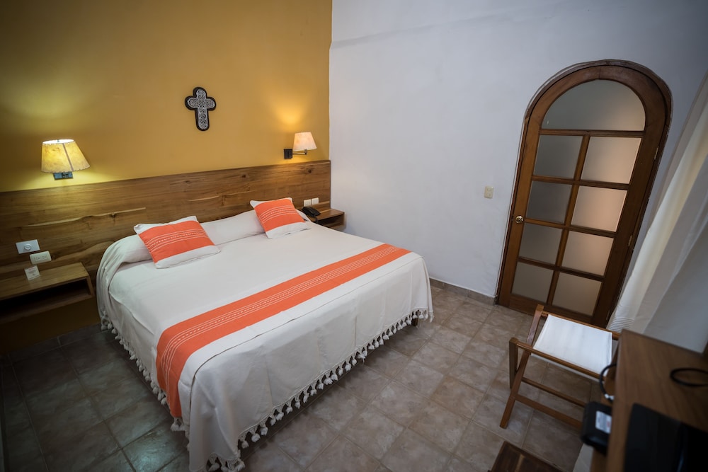 Deluxe Suite, 1 King Bed photo 2