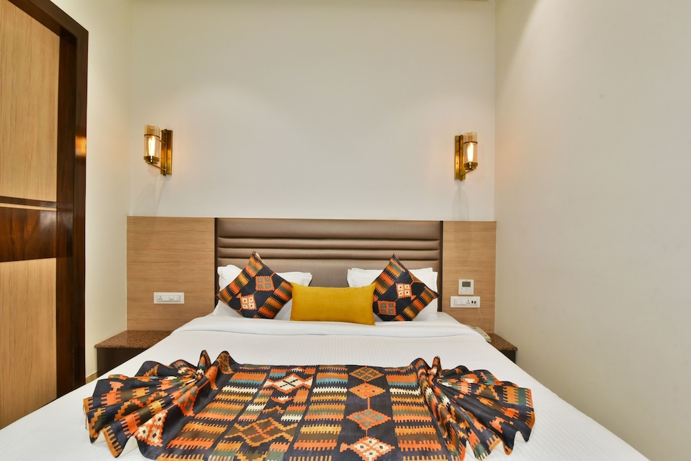 Deluxe Room - Photo 1